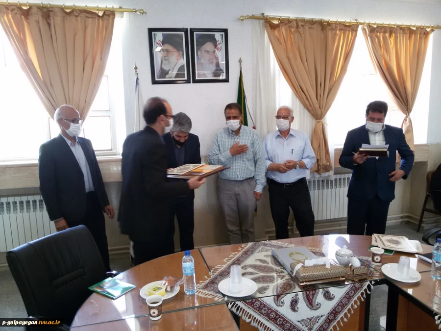 برگزاری هفته ملی آموزشهای مهارتی و کارآفرینی در آموزشکده فنی و حرفه ای پسران گلپایگان 

مراسم گرامیداشت روز ملی کارآفرینی و آموزش مهارتهای فنی و حرفه ای سه شنبه 7 مرداد ماه در محل سالن جلسات آموزشکده فنی و حرفه ای پسران گلپایگان با رعایت کلیه پروتکل های ب