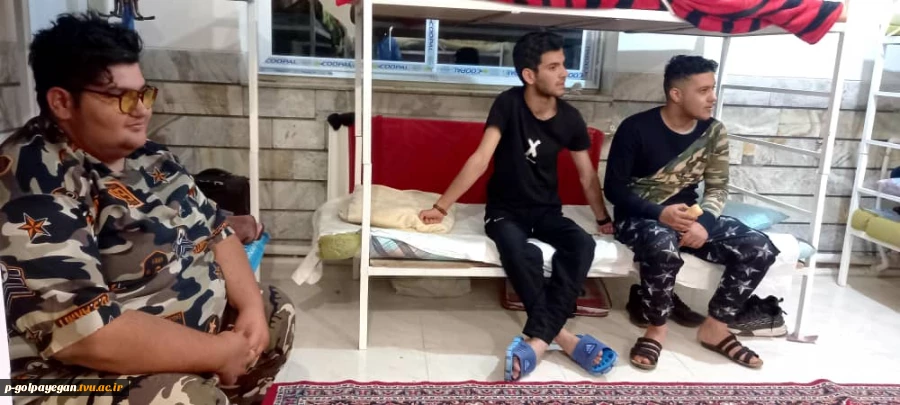 بازدید سرزده معاونین و سرپرستان آموزشکده فنی و حرفه ای پسران گلپایگان از خوابگاه دانشجویی 
 9