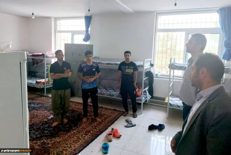 دیدار استاد مشاور آموزشکده فنی و حرفه ای پسران گلپایگان با دانشجویان خوابگاهی  4
