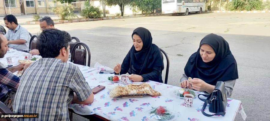 برگزاری مراسم صبحانه کاری ریاست دانشگاه با کارکنان در دهه امامت و ولایت 8