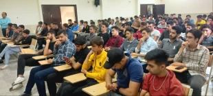 روز یکشنبه 17 مهرماه 1401 در محل سالن اجتماعات دانشکده برگزار شد. 3