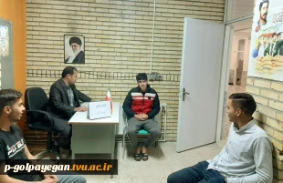 حامد نوربخش با حضور در اتاق مشاوره خوابگاه با دانشجویان خوابگاهی دیدار و گفتگو کرد. 2