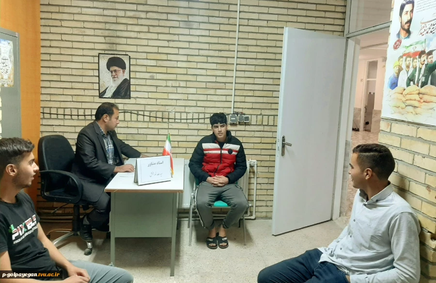 حامد نوربخش با حضور در اتاق مشاوره خوابگاه با دانشجویان خوابگاهی دیدار و گفتگو کرد. 2