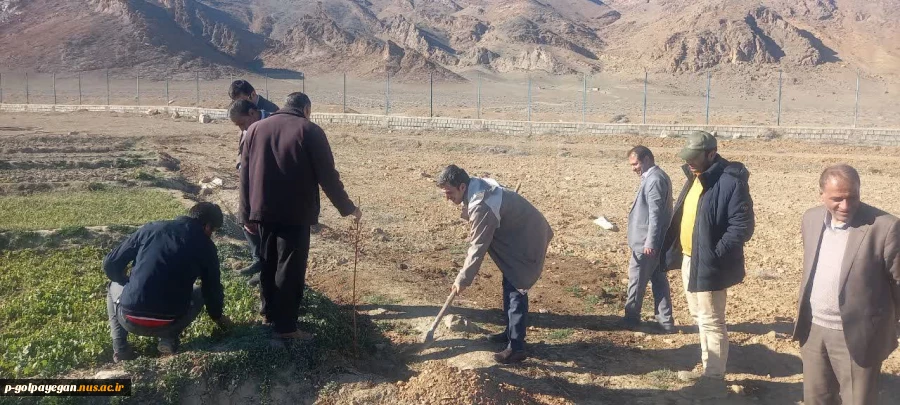 مراسم روز درختکاری در آموزشکده فنی و حرفه ای پسران گلپایگان برگزار شد. 11
