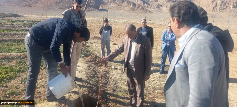 مراسم روز درختکاری در آموزشکده فنی و حرفه ای پسران گلپایگان برگزار شد. 15