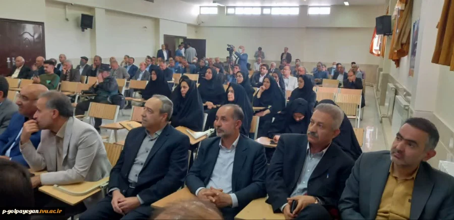 با حضور مشرف زاده ثانی
مراسم تکریم و معارفه سرپرست آموزشکده فنی و حرفه ای پسران گلپایگان برگزار شد 17