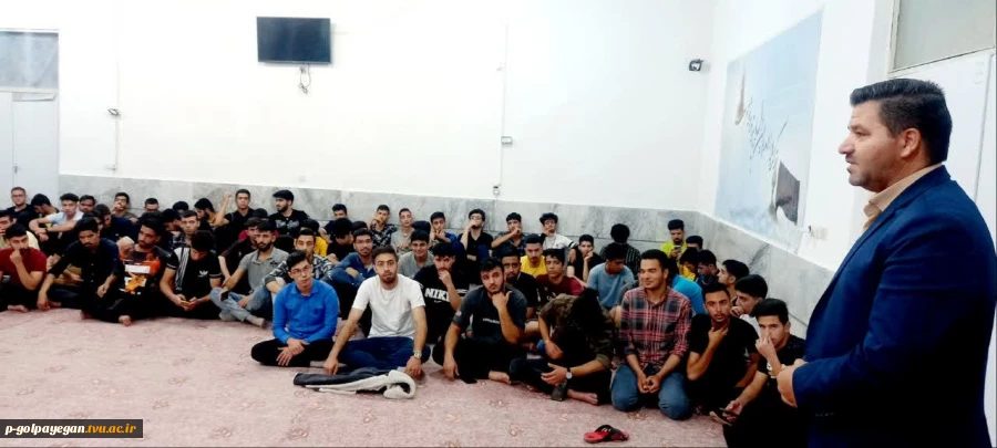 در آستانه سوم خرداد" سالروز فتح خرمشهر " از مسئول بسیج دانشجویی آموزشکده فنی پسران گلپایگان تقدیر شد. 7