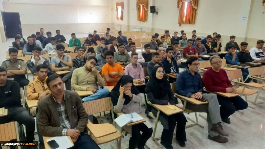 جلسه توجیهی ویژه دانشجویان جدید الورود 8