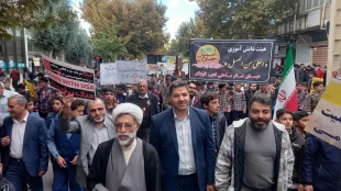 راهپیمایی یوم الله 13 آبان با حضور ریاست، اساتید، کارکنان و دانشجویان آموزشکده فنی و حرفه ای پسران گلپایگان برگزار شد. 4