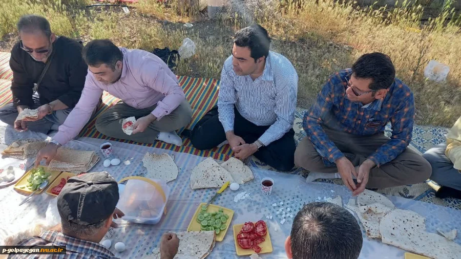صبحانه کاری و نشست صمیمی رئیس با کارکنان آموزشکده 8