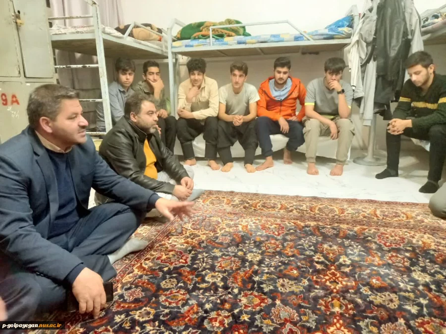بازدید رئیس و مسئولان آموزشکده از خوابگاه دانشجویی در آستانه روز دانشجو 3