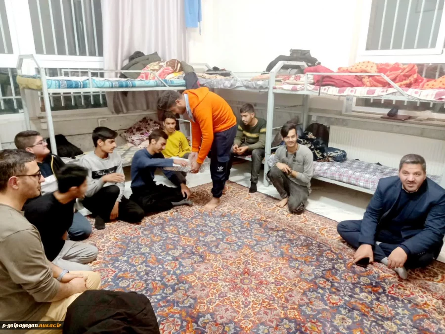بازدید رئیس و مسئولان آموزشکده از خوابگاه دانشجویی در آستانه روز دانشجو 4