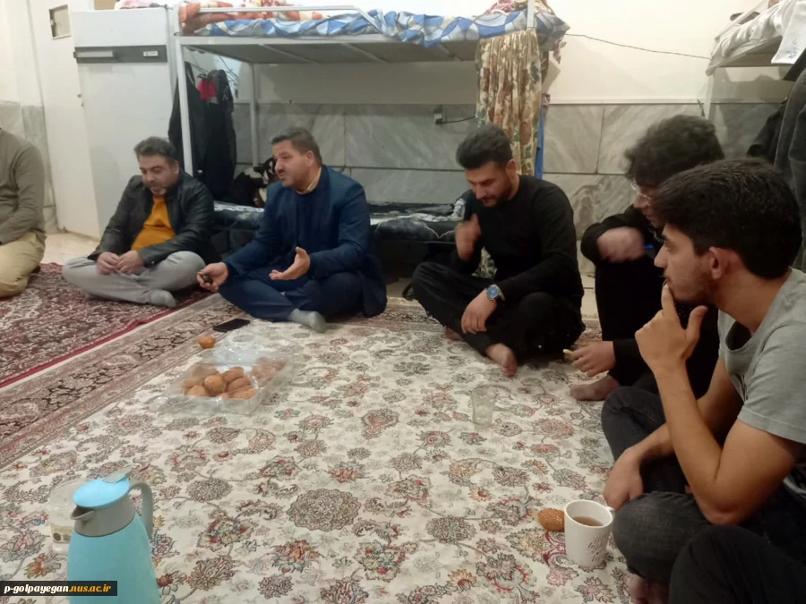 بازدید رئیس و مسئولان آموزشکده از خوابگاه دانشجویی در آستانه روز دانشجو 5