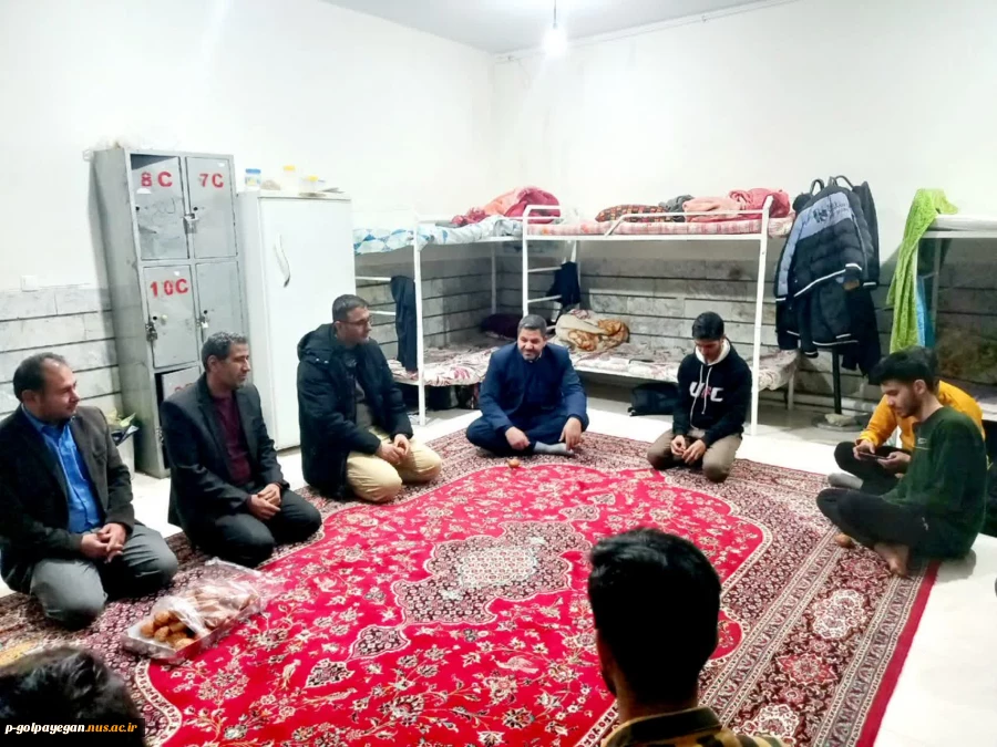 بازدید رئیس و مسئولان آموزشکده از خوابگاه دانشجویی در آستانه روز دانشجو 8